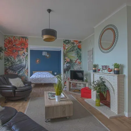 Comfortable Facing The Museum Appartement *