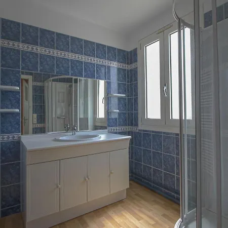 Comfortable Facing The Museum Appartement